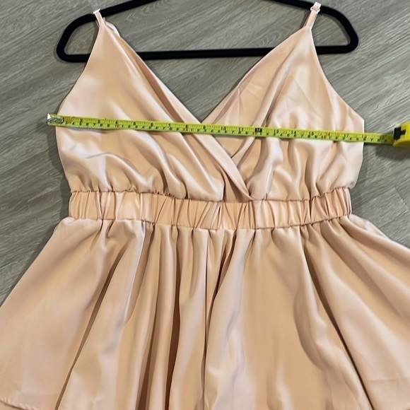 Shein Women Romper XL Peach Cross Front Ruched Waist Ruffle Tierer Contemporary - Picture 12 of 17